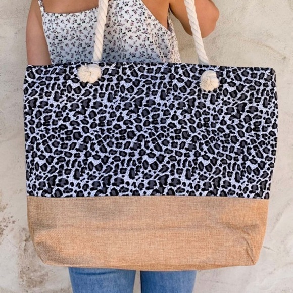 Ready for the 🏖 Beach/Pool. Leopard Canvas Totes - Picture 6 of 7
